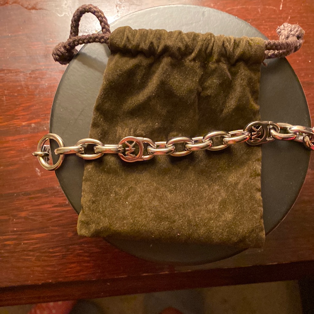 Charm Bracket